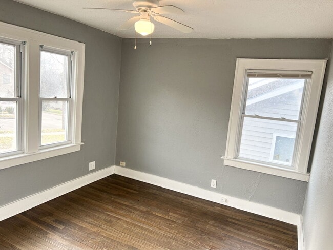 Building Photo - Beautiful 3 Bedroom , 2-Bath Home In Kansas City