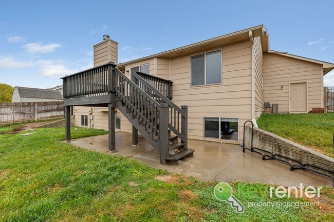 Building Photo - Beautiful 4 Bedroom 3 Bath | Goddard School District