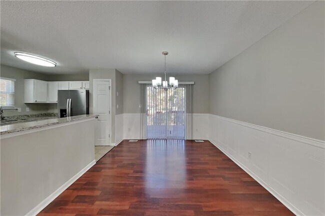 Building Photo - 1050 Augusta Woods Dr