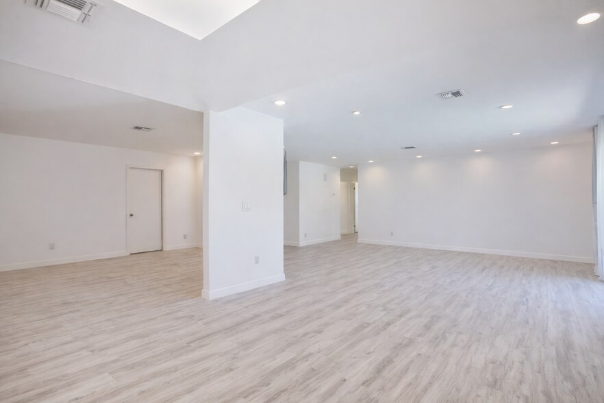 Building Photo - 1966 Rockledge Dr