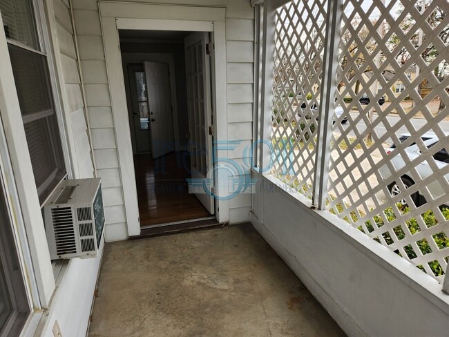 Building Photo - Great Hillcrest Find!  2Bedrooms & 1 Bathroom Pefect for UAMS Student(s)