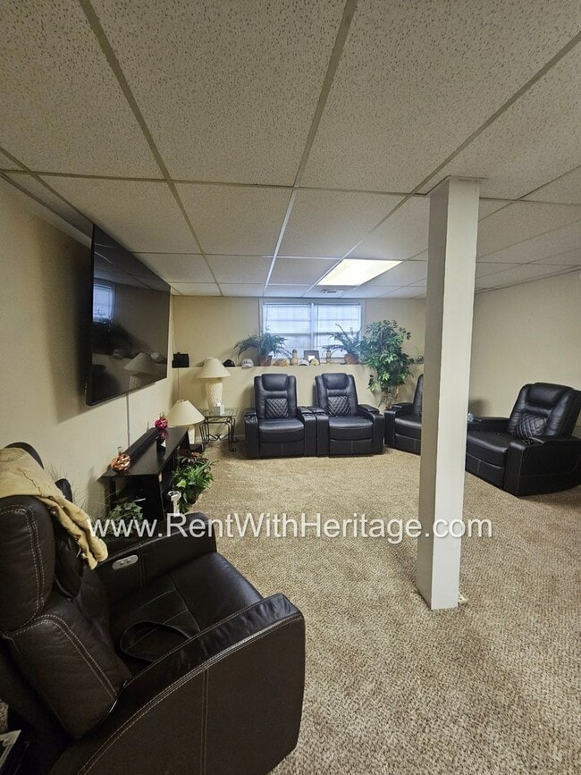 Building Photo - THIS HOME IS GORGEOUS!....ALL THE UPGRADES...
