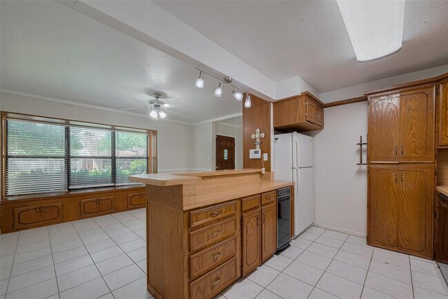 Building Photo - 9922 Carlow Ln