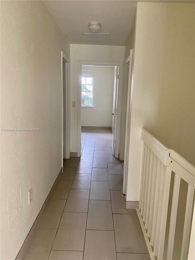 Building Photo - 2032 NE 167th St  3-134 North Miami Beach ...