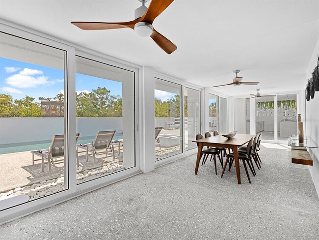 Building Photo - 7647 Sanderling Rd