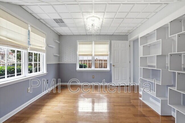 Building Photo - 120 Creekside Park Dr