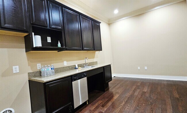 Building Photo - 4501 Cartwright Rd