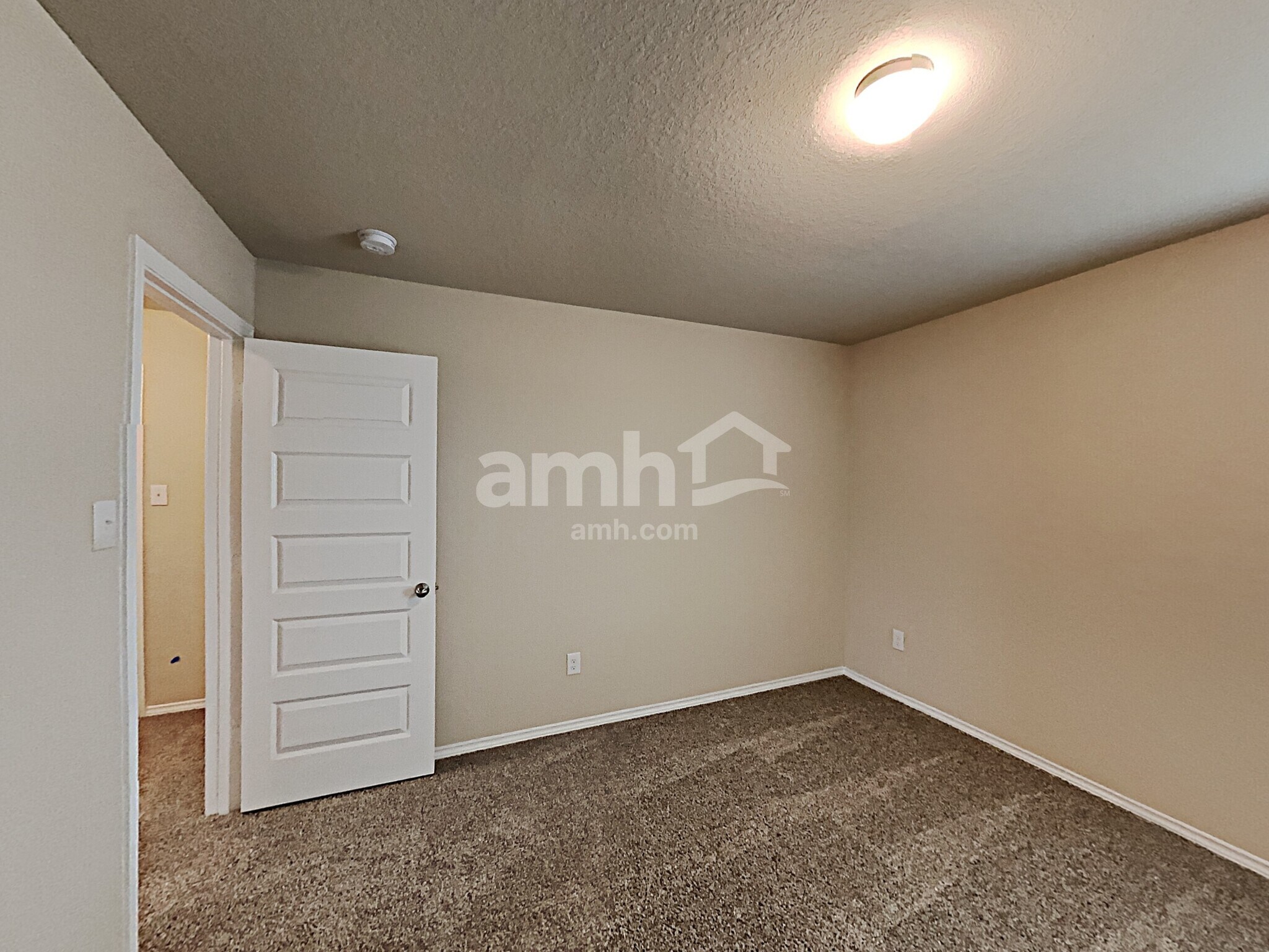 Building Photo - 747 Red Barn Bnd