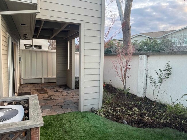 Building Photo - 5601 Baldwin Way