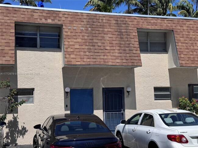 Building Photo - 15389 S Dixie Hwy