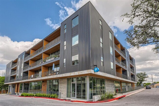 Building Photo - 900 S 1st St