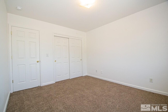 Building Photo - 670 Starlite Dr