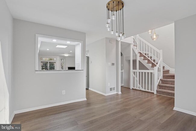 Building Photo - 4043 Lake Glen Rd