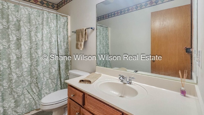 Building Photo - 2 BR / 2BA unit with ALL UTILITIES INCLUDED!!  Move in special! 1/2 off the first month's rent!