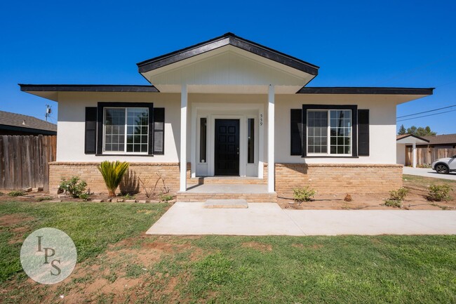 Building Photo - Beautifully Renovated Clovis Home, 3BR/3BA...