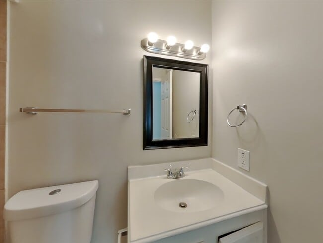 Building Photo - 2655 Lark