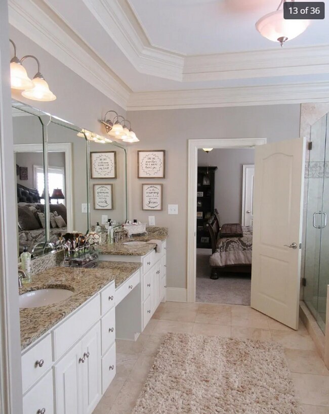 Building Photo - Huge, beautiful custom 4 bedroom house in Oconee!