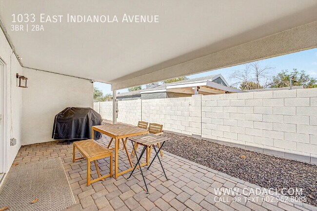 Building Photo - 1033 E Indianola Ave