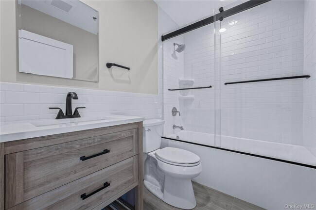 Building Photo - 110 School St