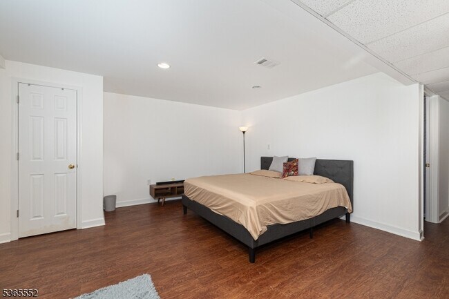 Building Photo - 18 Henning Terrace