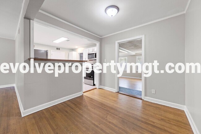 Building Photo - Charming Newly Renovated Home in East Memp...