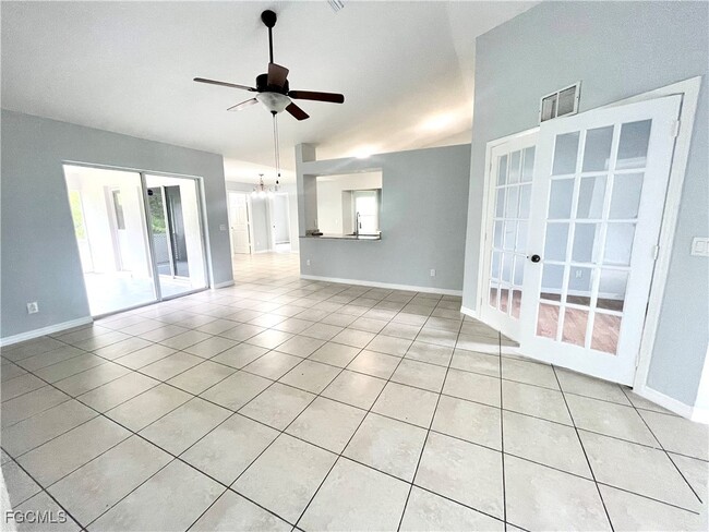 Building Photo - 3405 Hanna Ave N