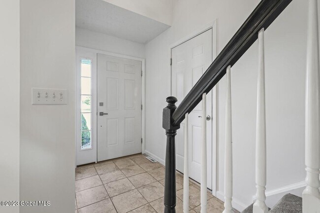 Building Photo - 25B Pointe W Dr