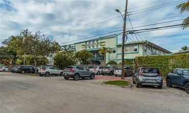Building Photo - 1255 Marseille Dr