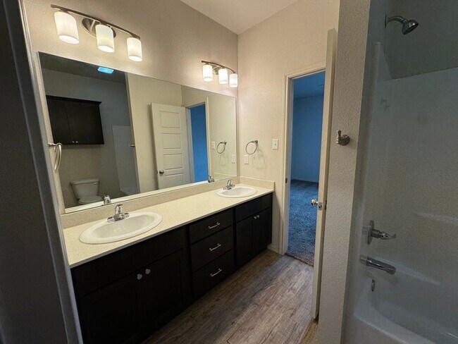 Building Photo - Cooper ISD- Luxury Duplex in Southwest Lub...
