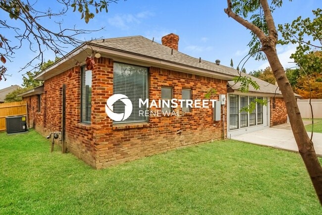 Building Photo - 3 Bedroom Pet-Friendly Home in Carrollton, TX with Main Street Renewal