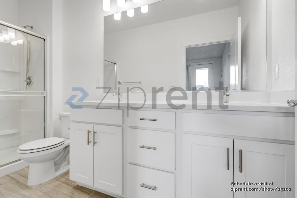Building Photo - 2700 Wildflower Sta Pl