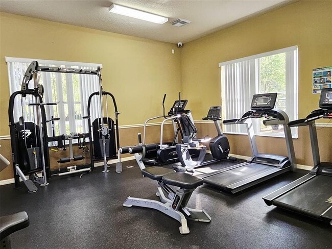 Building Photo - 3102 Camino Real Dr N