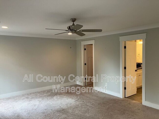 Building Photo - 415 Sunbelt Dr