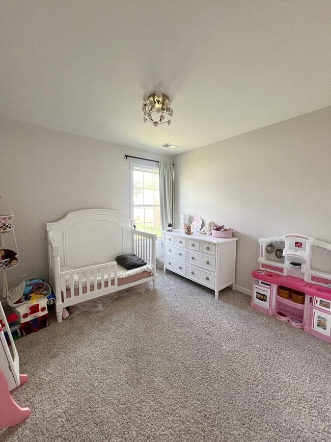 Building Photo - Charming Ranch-Style Home on a Large Corne...