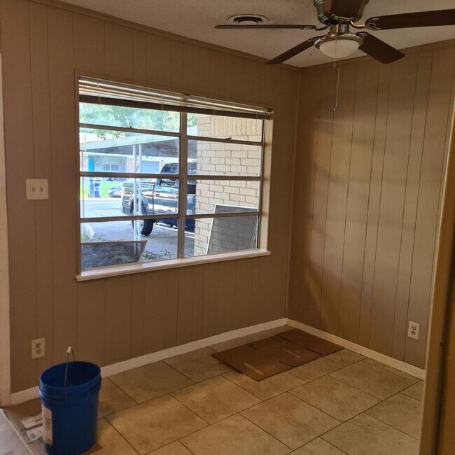 Building Photo - Beautiful 3 bedroom home in Angleton TX