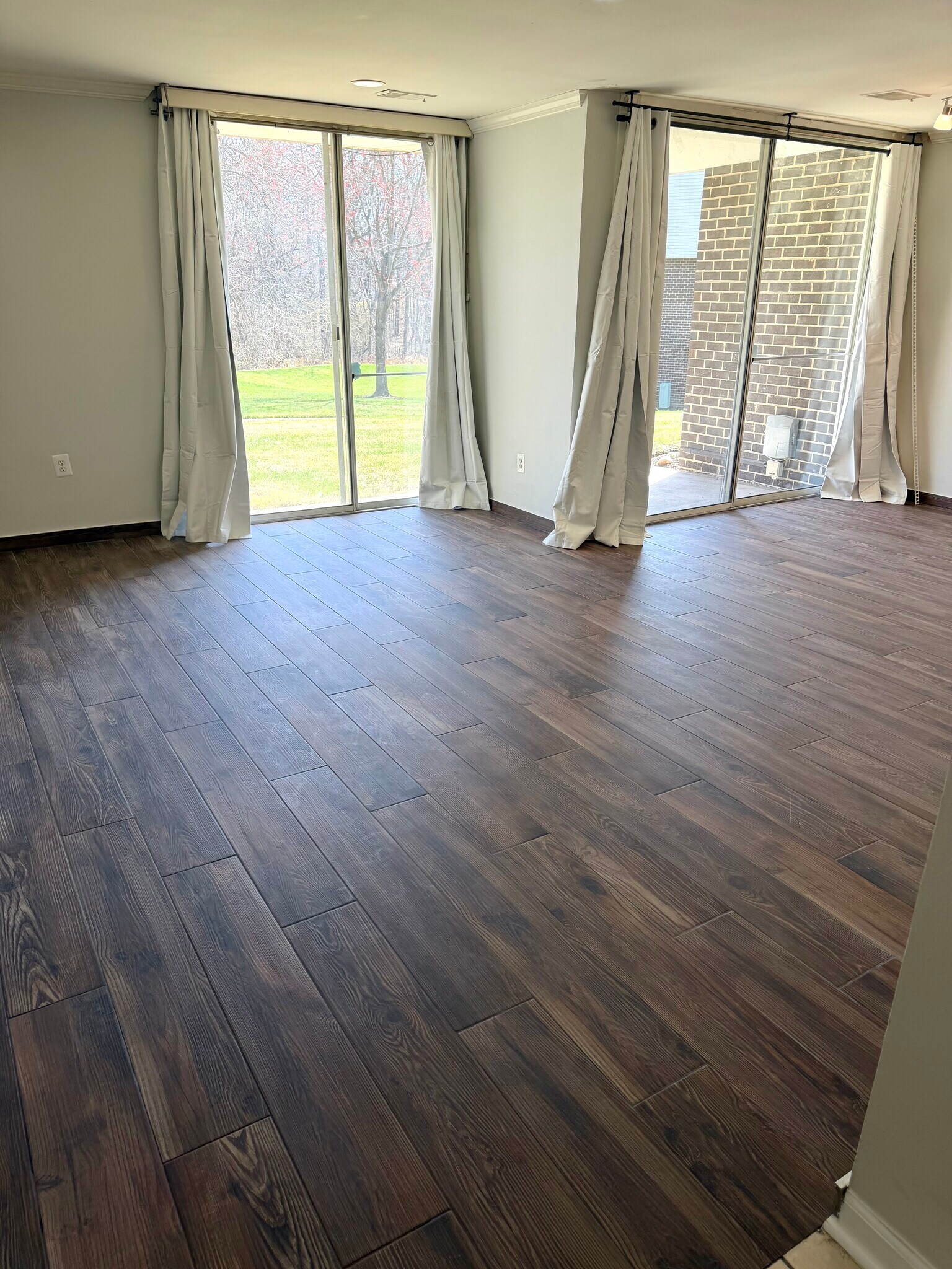 Building Photo - 10230 Prince Pl