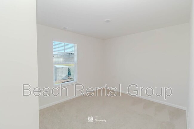 Building Photo - 286 Jeff Waters Cir