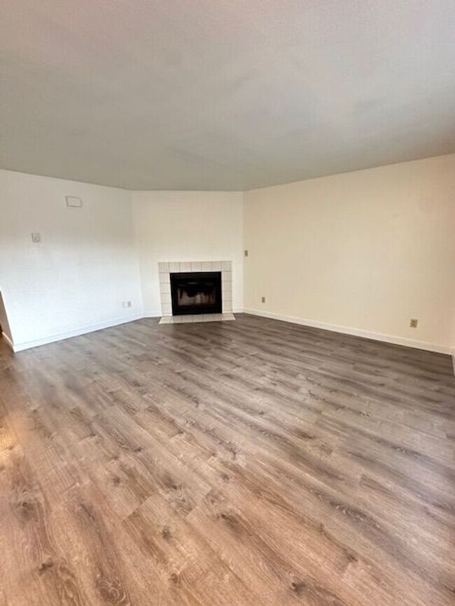 Building Photo - 3430 Wetmore Ave
