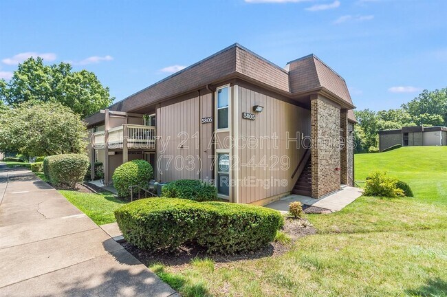 Building Photo - 5805 Royal Ridge Dr