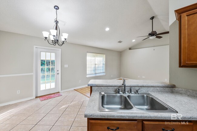 Building Photo - 16955 Heartland Cir