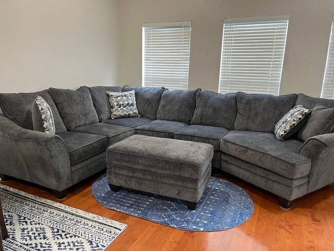 Building Photo - 410 S Armenia Ave