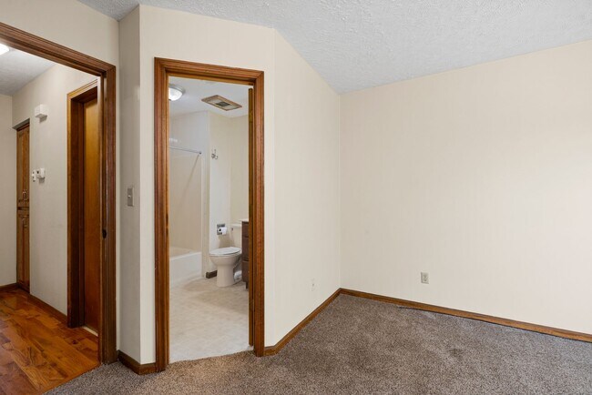Building Photo - S1005-MF2