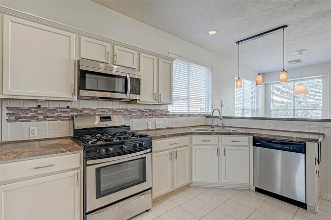Building Photo - 4903 Knights Branch Dr
