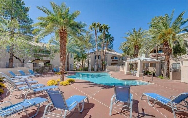 Building Photo - 7400 W Flamingo Rd