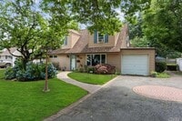 Building Photo - 341 Pin Oak Ln