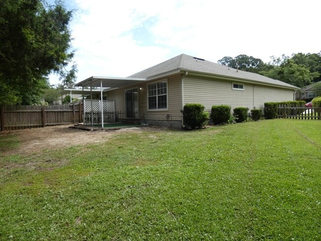 Building Photo - Adorable 2 Bedroom Convenient To Everything
