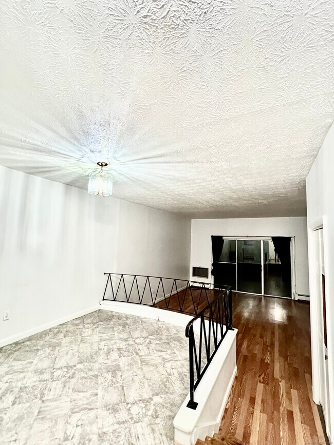 Building Photo - 131 Woodland Dr