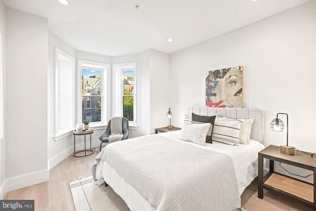 Building Photo - Absolutely Incredible, Light-Filled 2 Leve...