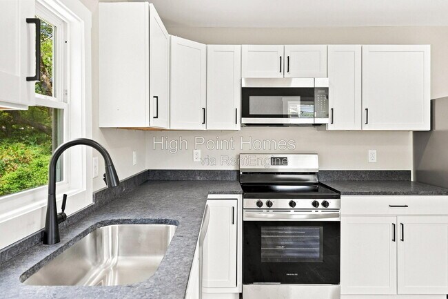 Building Photo - 5225 Fagan St