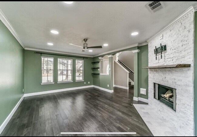 Building Photo - 14723 Bladenboro Dr